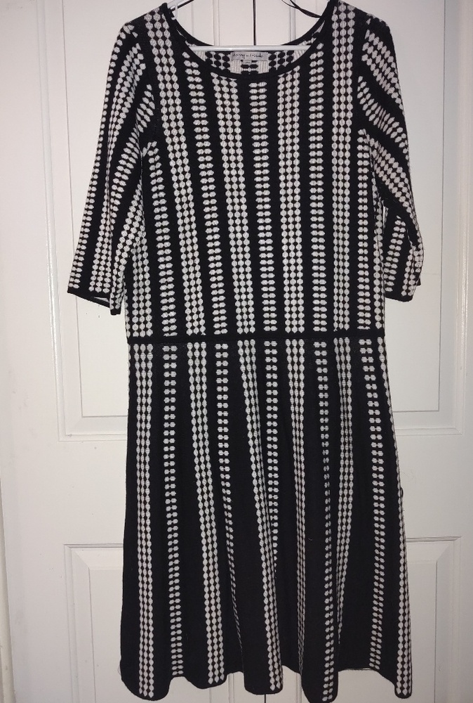 Black and White dress, short sleeve